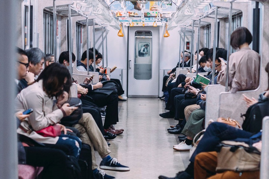 Đằng Sau Một Xã Hội Sạch Sẽ Và Yên Tĩnh – Là Sự Cô Đơn Có Kế Hoạch Kỹ Lưỡng Đến Mức Đáng Nể