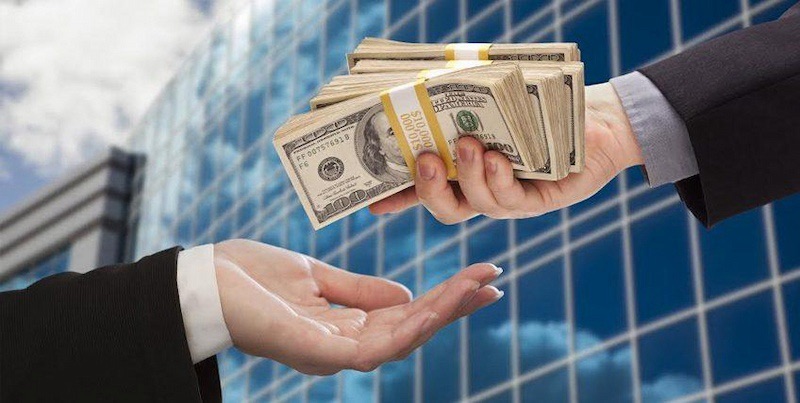 Đầu tư bằng vốn tự có vs vay ngân hàng: Ưu – nhược điểm nên biết trước khi rót tiền